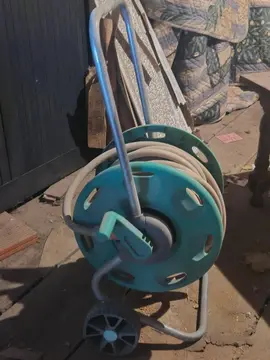 enrouleur tuyaux d arrosage