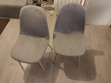 2 chaises style scandinave