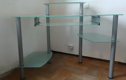 bureau verre et metal