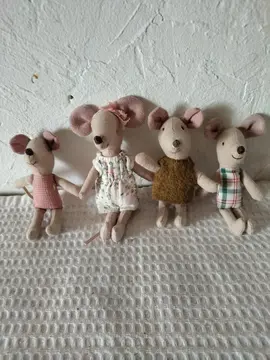 peluches...4 mini souris