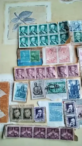 donne timbres étrangers 1lot part envoie