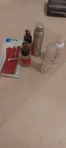 flacons de cosmétiques