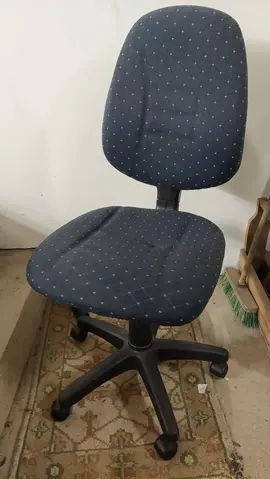 Chaise de bureau à roulettes