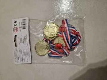 jouet medaile pour enfant