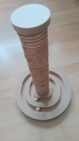 Tour de jeu pour chat avec billes