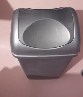 poubelle en plastique