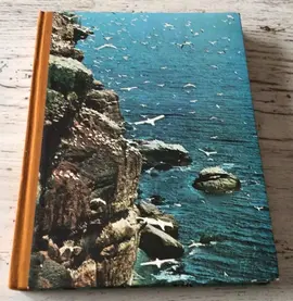 Livre LA VIE FANTASTIQUE DES ÎLES ET DES OCÉANS