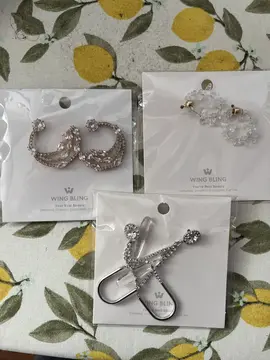 Boucles d'oreilles neuves marque coréenne