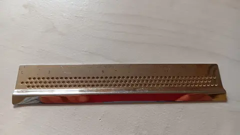 Règle métallique dorée 15 cm