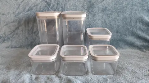 Lot boîtes plastique