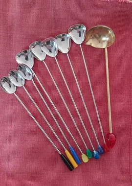 8 cuillères à cocktail