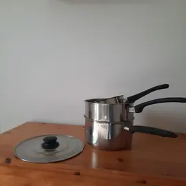 Lot de 3 casseroles + 1 couvercle