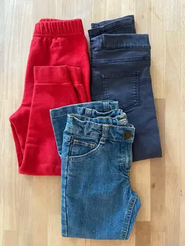 2 pantalons 1 jogging enfant 5/6 ans