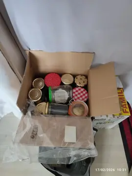 3 cartons de pots pour confitures