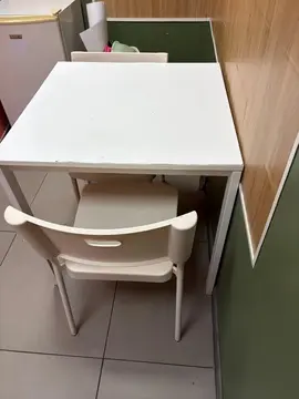 1 table + 2 chaises