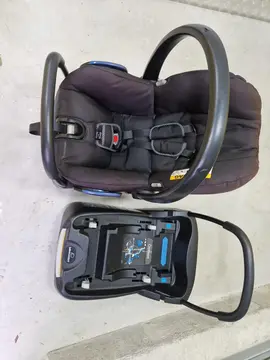 siège auto plus deux socle identique