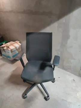 chaise de bureau noire