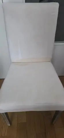 Donne 2 chaise Maison du Monde - assises tachées