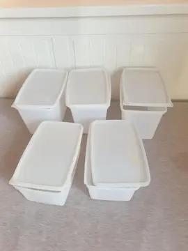 Boîtes en plastique alimentaires avec couvercle