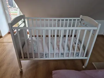 lit à barreaux bébé