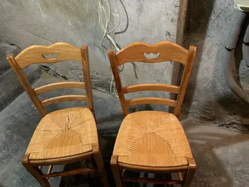 4 chaises bois massif