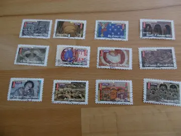 Série 12 timbres Art roman 2010