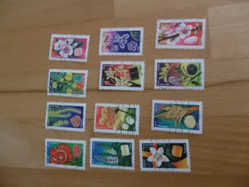 Série 12 timbres Fleurs et douceurs 2022