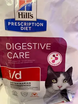 Donne fin de paquet croquettes Hill's i/d pour chat