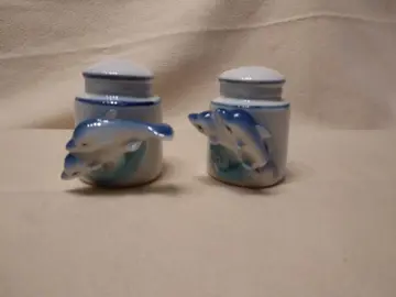 Salière et poivrière Dauphins