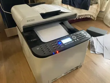 Imprimante laser multifonction - A réparer