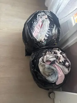 vêtements très bon état environ 50