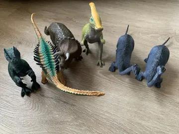 figurines dinosaures