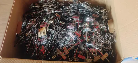 cintres solides grande quantité