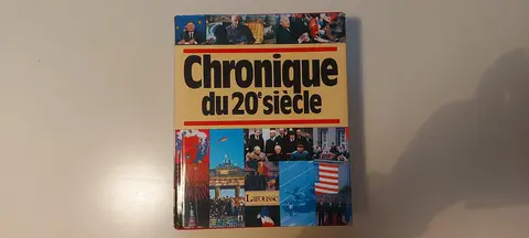 BEAU LIVRE / CHRONIQUE DU 20 EME SIECLE - HACHETTE