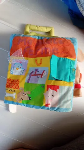 Livre en tissue pour enfant