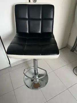 2 chaises de bar