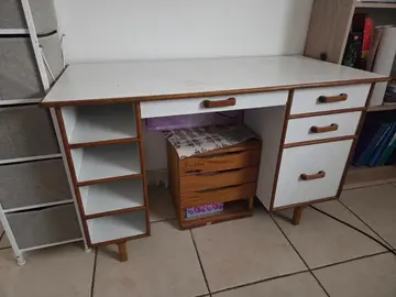 beau bureau menuisier