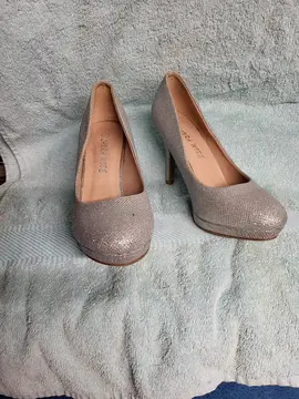 chaussures a talons taille 37