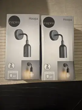 deux appliques neuves