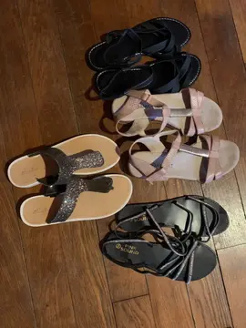 4 paires de sandales