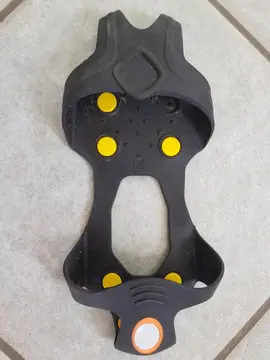 semelle à crampons antiverglas
