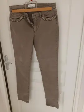 jean beige taille 40 ou 42
