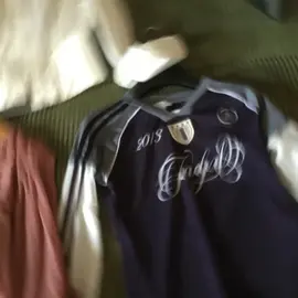 vêtements jeune femme 36/38 à donner