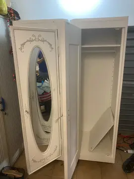 2 armoires penderies avec miroir