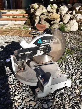 scie à onglets électrique