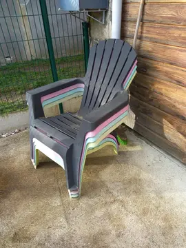 4 chaises de jardin transat de colorées mais pas cassées
