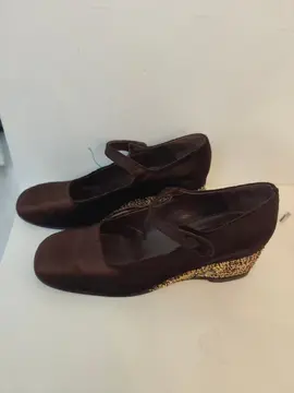 jolies chaussures compensées en velours avec bride et strass. taille 36. marque Scarpino. parfait ét