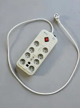 Multiprise avec long câble