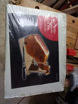 griffe à jambon et son couteau
