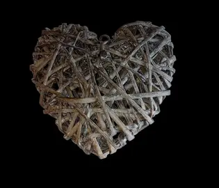 🤎🌿 Cœur décoratif en branches tressées